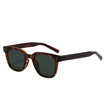 J21 Classic Square CAP Pin UV Shields: Premium Polarized Sunglasses with Timeless Appeal